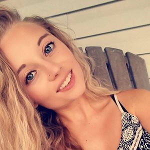 Meet your Posher, Alexandra